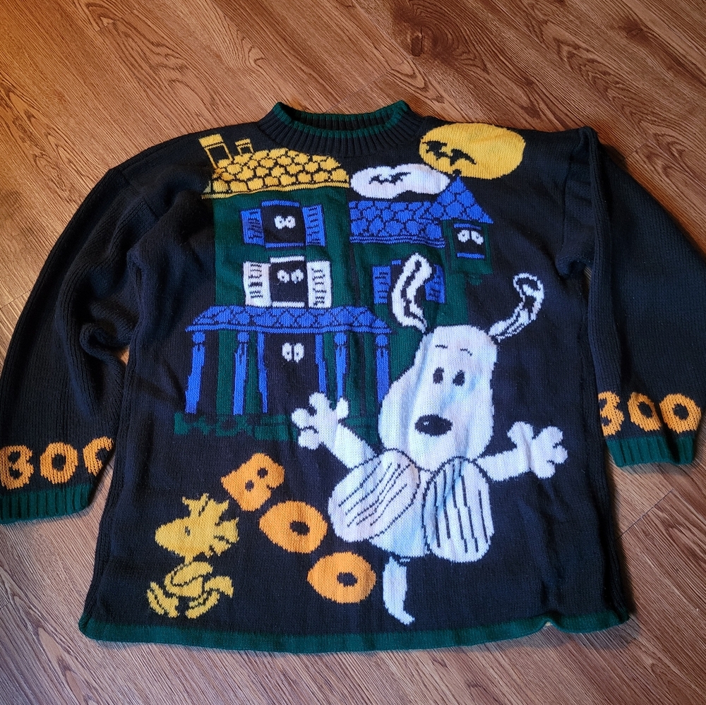 Vintage Snoopy & Friends Halloween sweater haunted house bats Woodstock Peanuts